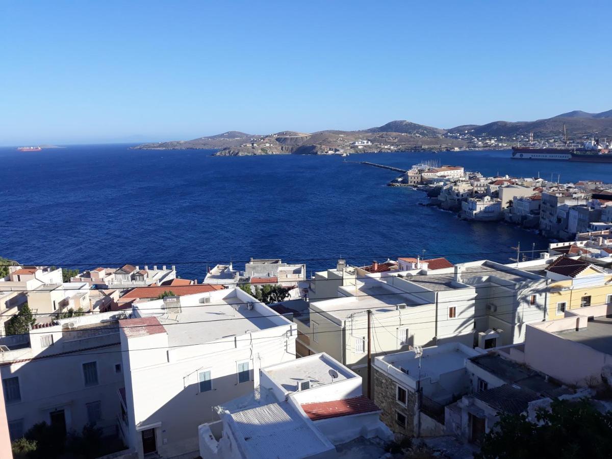 Sea Breeze-Vaporia-Syros Apartment Ermoupoli Bagian luar foto