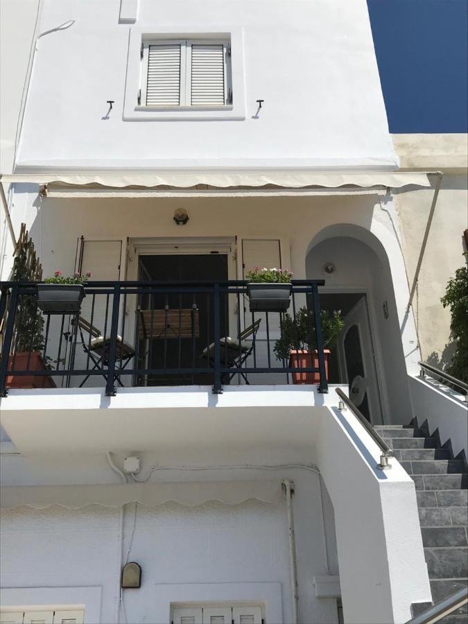 Sea Breeze-Vaporia-Syros Apartment Ermoupoli Bagian luar foto