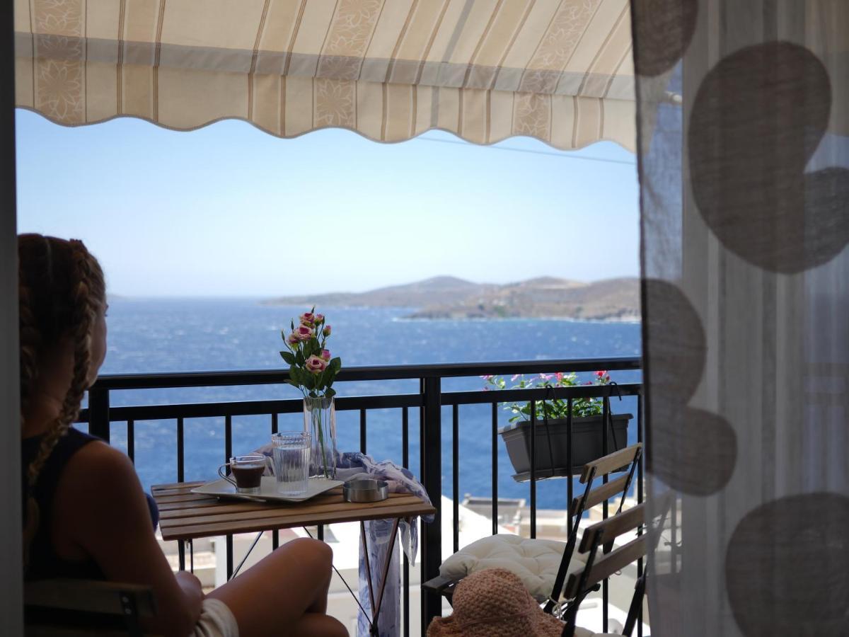 Sea Breeze-Vaporia-Syros Apartment Ermoupoli Bagian luar foto