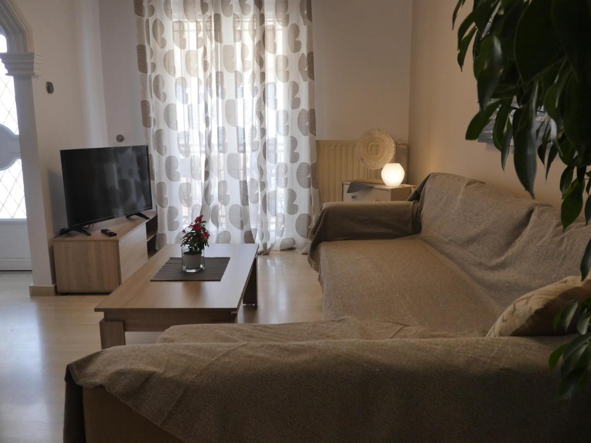 Sea Breeze-Vaporia-Syros Apartment Ermoupoli Bagian luar foto